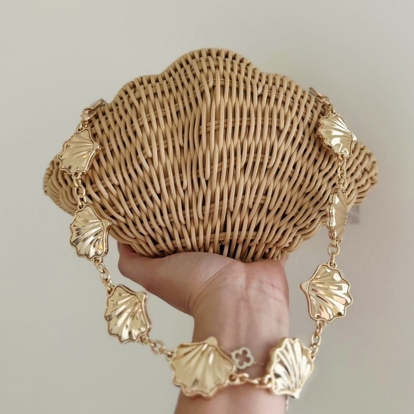 Wicker Shell Clutch Handbag